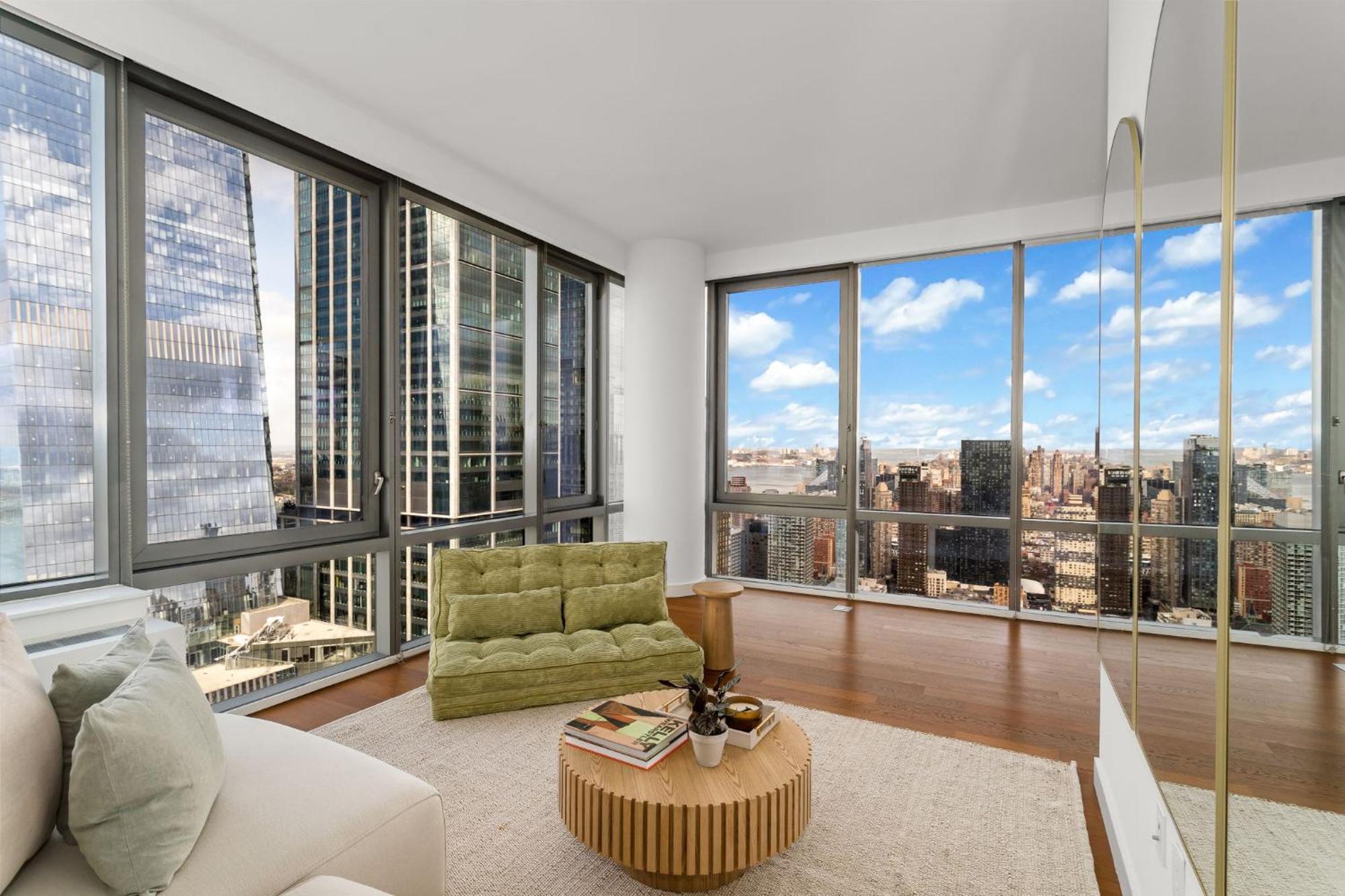 Luxurious 2-bedroom 2 Bath Close To Park & Broadway New York
