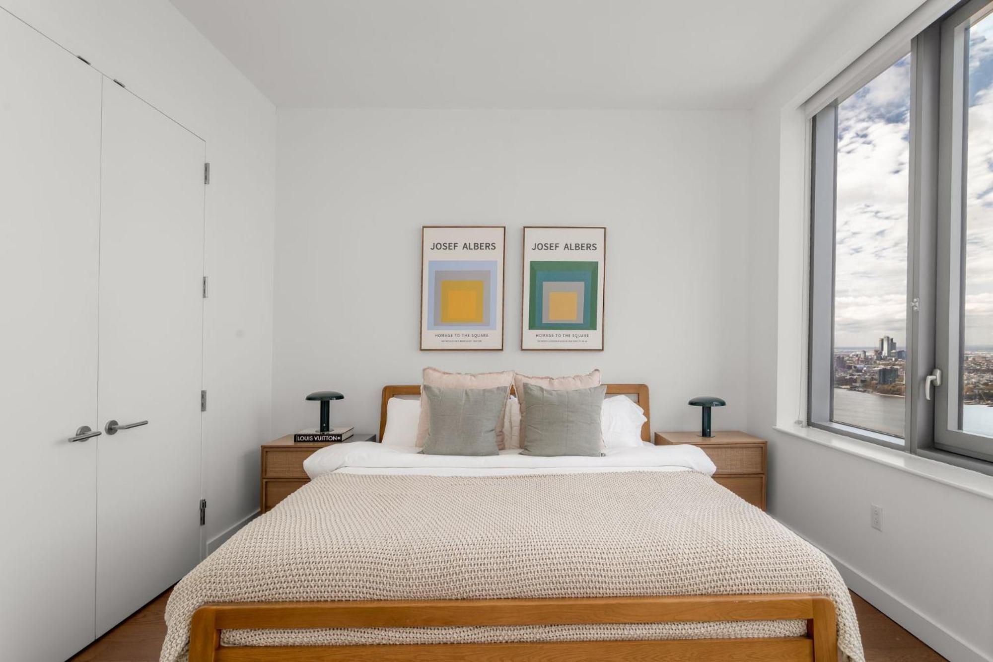Apartment Luxurious 2-bedroom 2 Bath Close To Park & Broadway