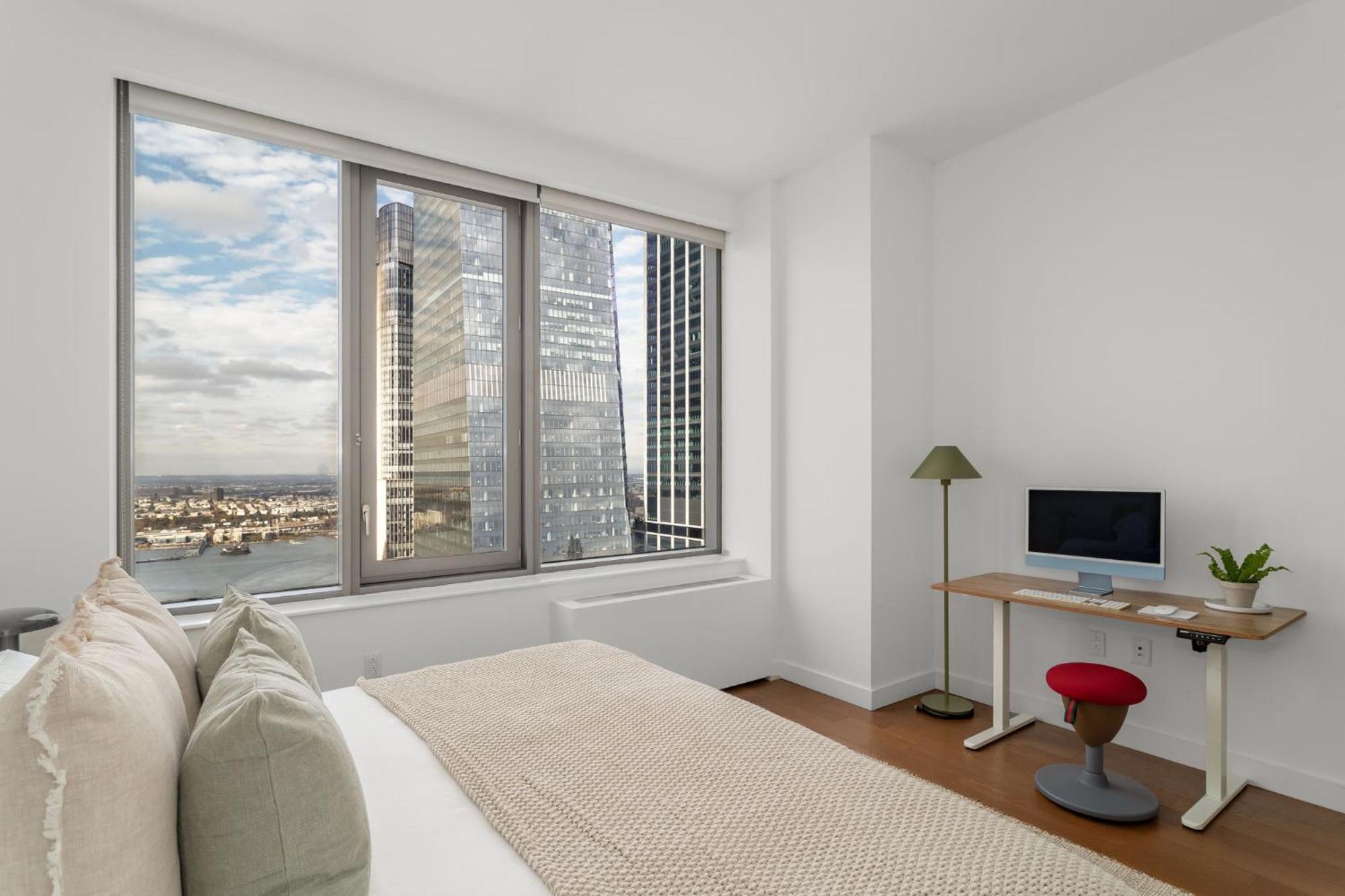 Luxurious 2-bedroom 2 Bath Close To Park & Broadway