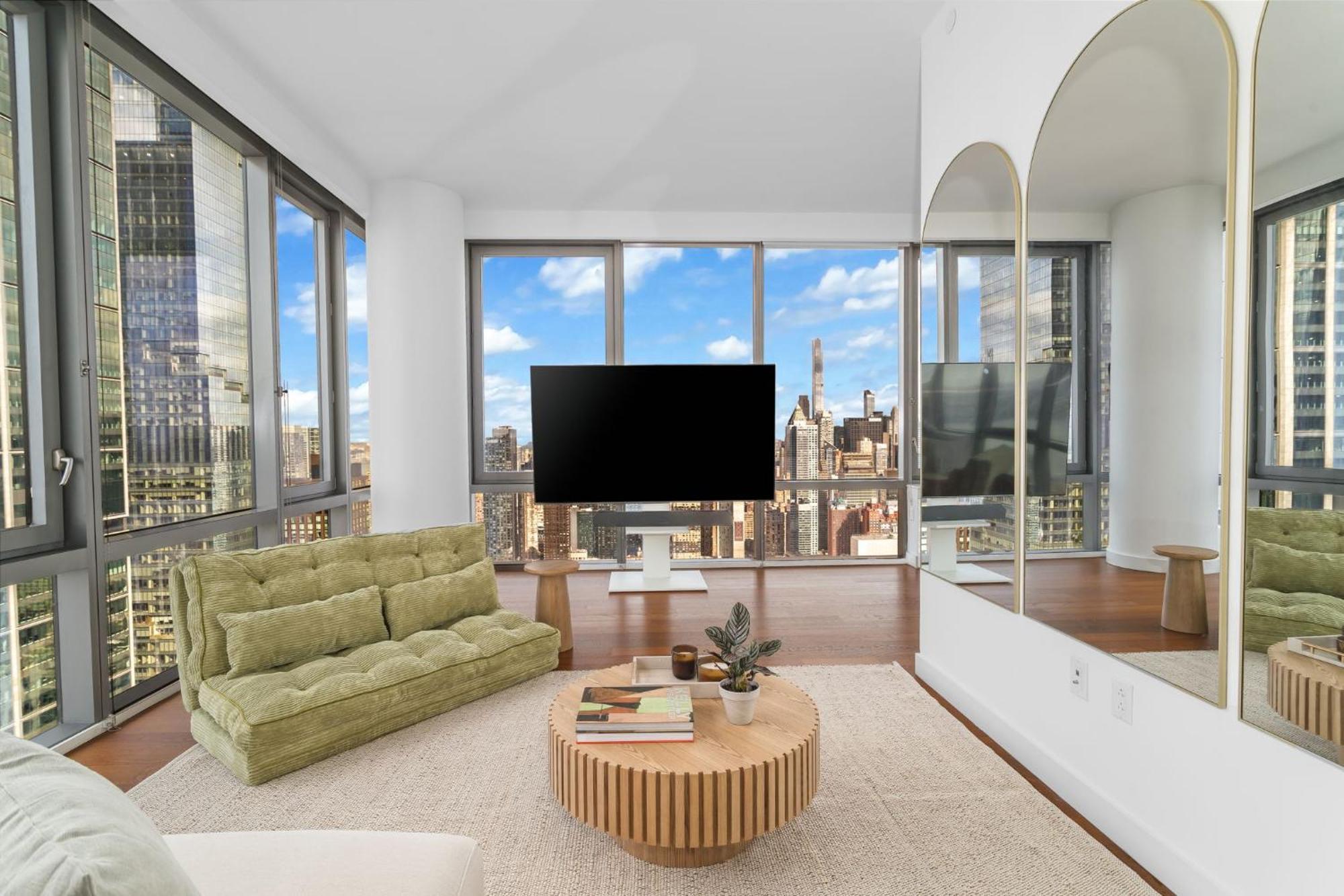 Apartment Luxurious 2-bedroom 2 Bath Close To Park & Broadway New York